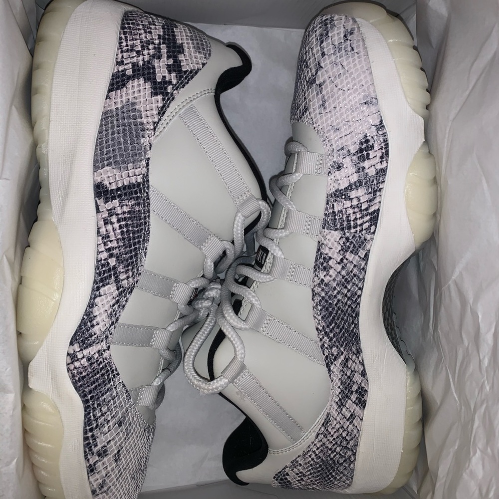 Air Jordan 11 Retro Low Light Bone Snakeskin